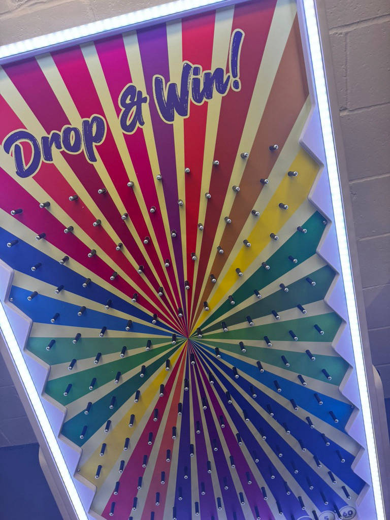 Drop & win plinko games