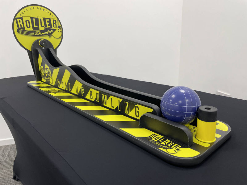 Fun fair roller bowler game
