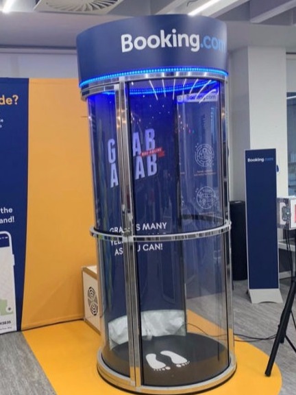 Grab a grand cash cube