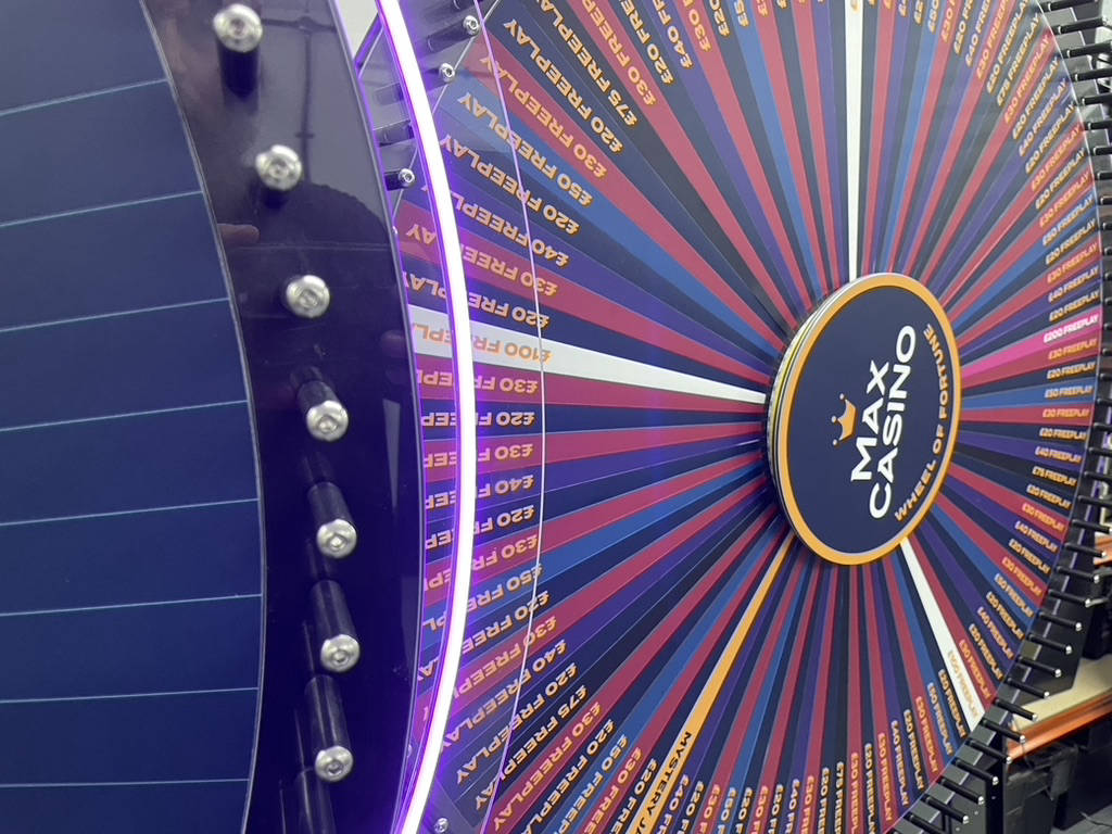 Magnetic spinning wheel games