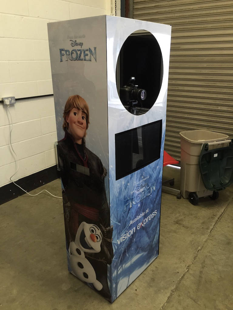Selfie pod branding panels