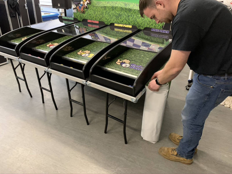 Change theme on roll and bowl derby game