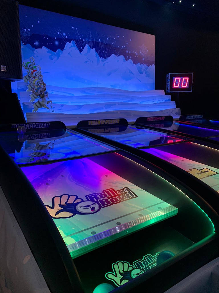 Reindeer racing roll a ball games
