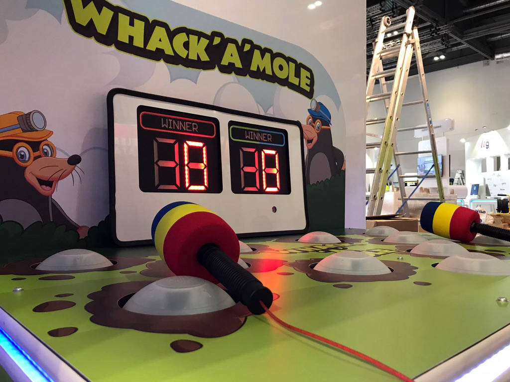 Arcade mole game